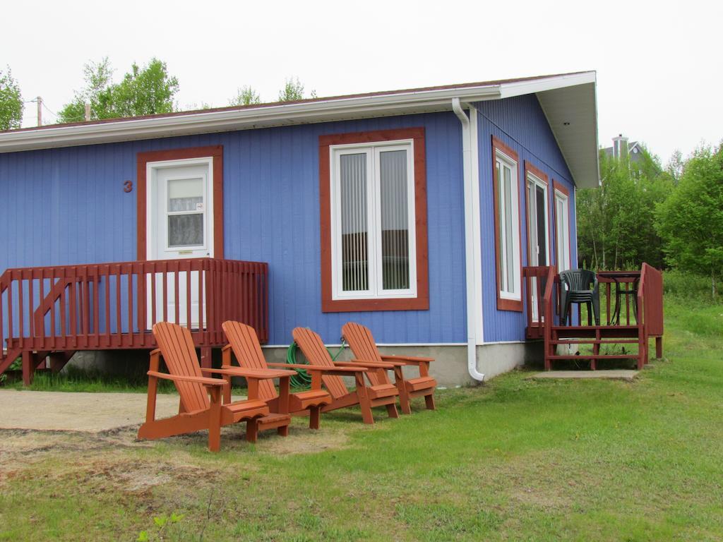 Les Chalets Au Bord De La Mer Лес Ескоуминс Стая снимка